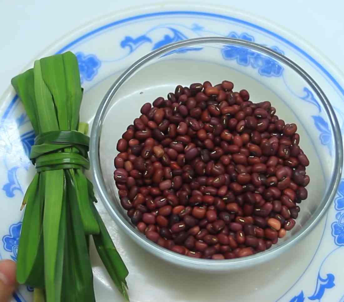 Nguyên liệu nấu sữa đậu đỏ lá dứa
