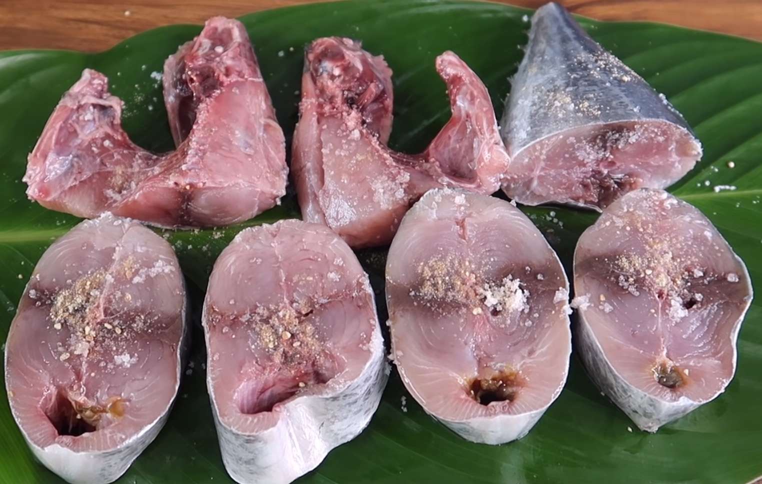 Ướp cá ngừ