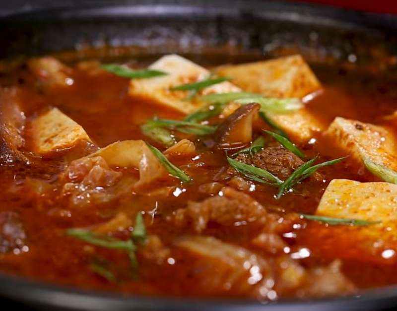 Canh kim chi thịt bò, nấm