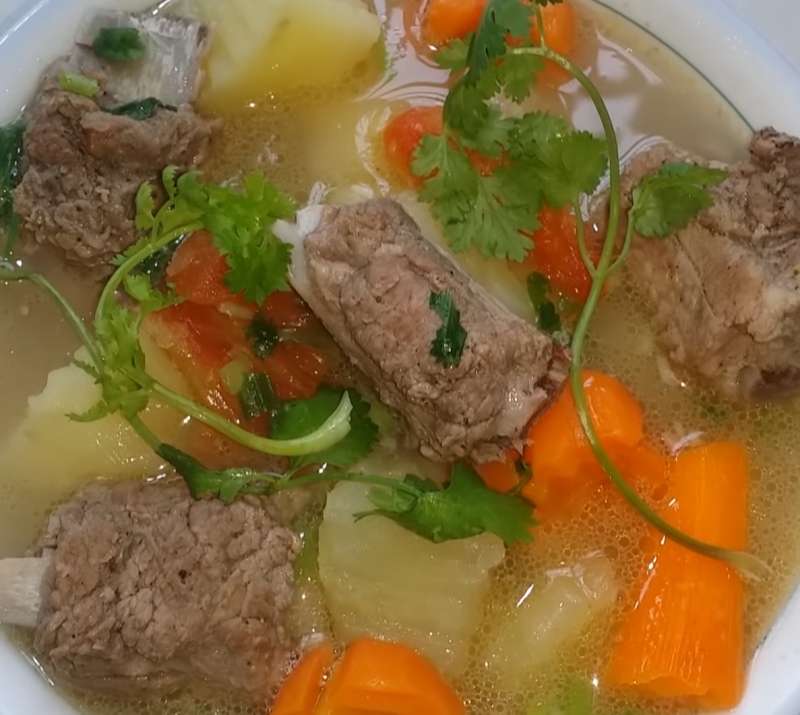 Canh khoai tây nấu xương sườn, cà rốt