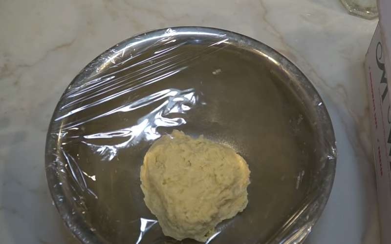 Ủ bột làm bánh bao chiên giòn