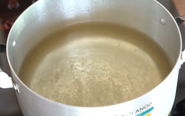 Đun cho đường tự tan hết trong nước