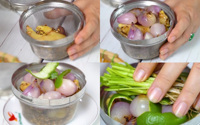 Cho gia vị tạo thơm, gừng, hành, vỏ chanh, gốc gò rí (rau mùi) vào giỏ lưới 