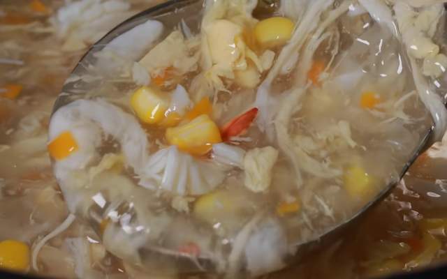 Súp cua thơm ngon sánh mịn