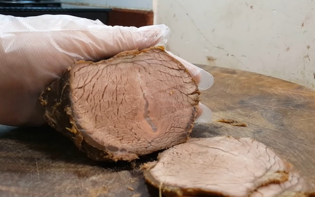 Thái thịt bò miếng mỏng