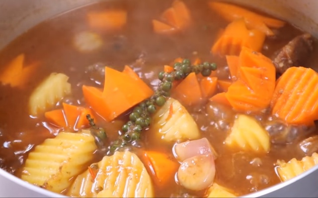 Thịt bò kho tiêu