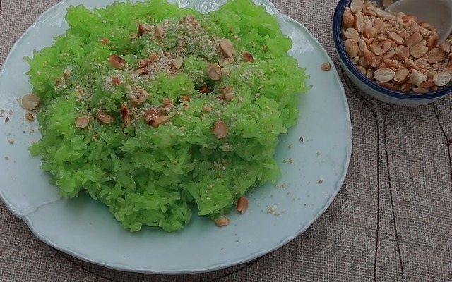 Xôi cơm nếp lá dứa nấu bằng nồi cơm điện
