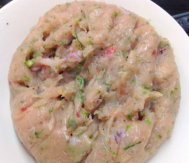 Chuẩn bị hỗn hợp chả