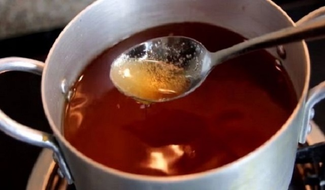 Chuẩn bị hỗn hợp làm muối