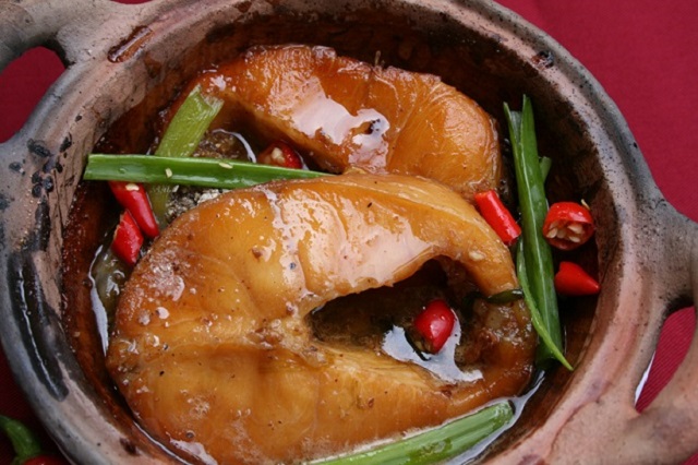 C&ugrave;ng t&igrave;m hiểu c&aacute;ch chế biến c&aacute; trắm kho với củ riềng