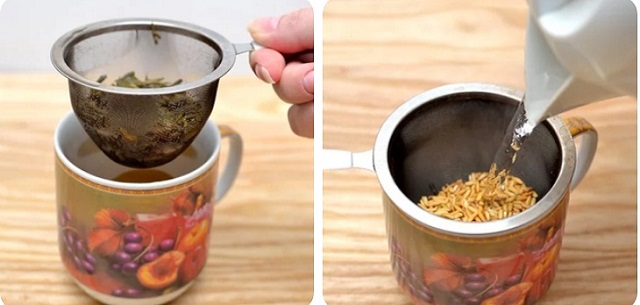 Hãm gạo lứt với lá trà xanh để thu được nước cốt trà thơm ngon