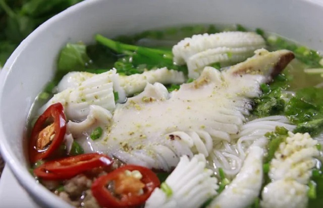 Hướng dẫn cách nấu hủ tiếu mực thơm ngon cho cả nhà cùng thưởng thức