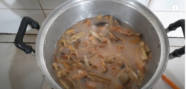 Nấu canh chua khô cá lóc ngon, hấp dẫn