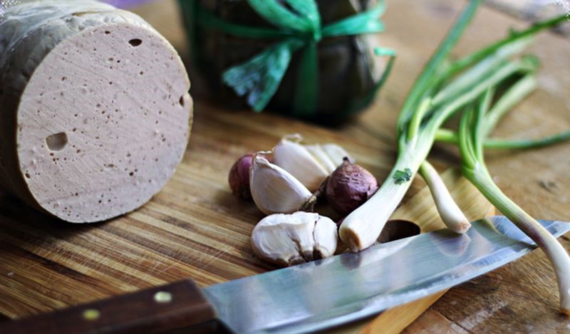 Nguyên liệu kho chả lụa với nước nắm cá cơm