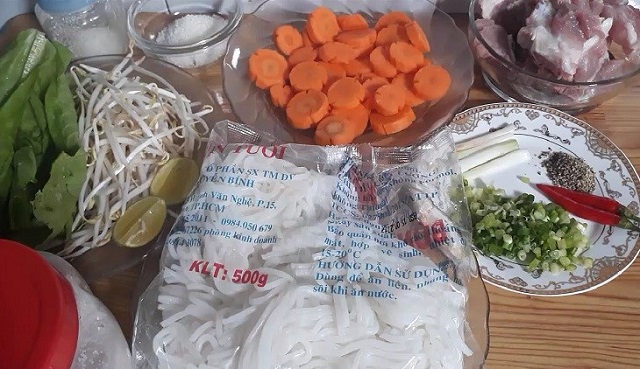 Nguyên liệu làm món bánh canh giò heo