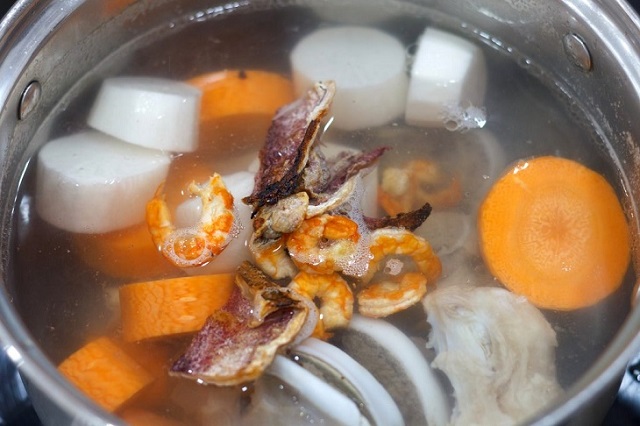 Ninh nước dùng đậm đà