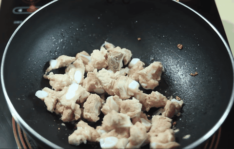 Đảo sườn non thơm với hành