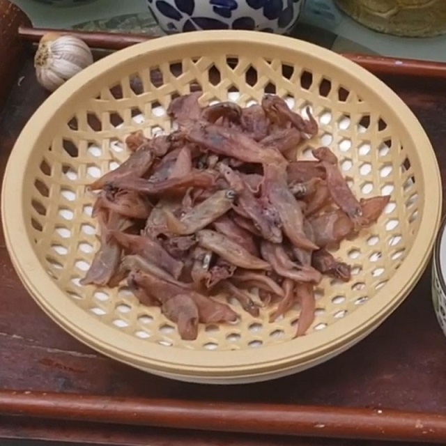 Sử dụng mực muối Nha Trang rim me chua ngọt