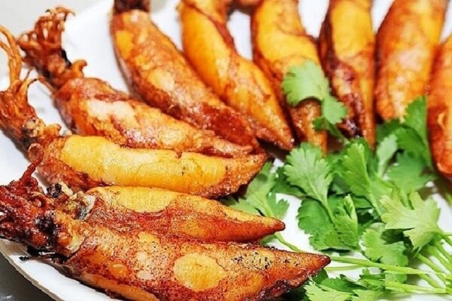 Tham khảo cách làm mực chiên nước mắm đơn giản tại nhà