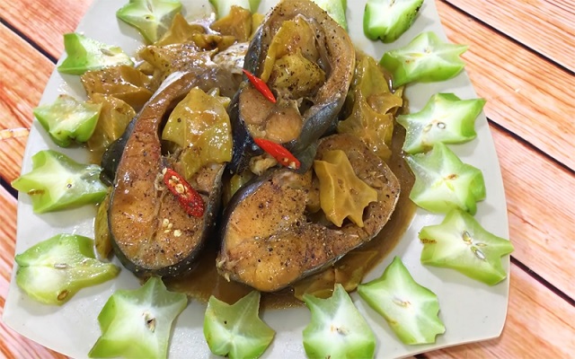 Thưởng thức món cá kho khế chua đậm đà hương vị miền Tây