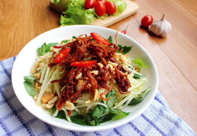 Nộm bò khô ngấm gia vị đậm đà
