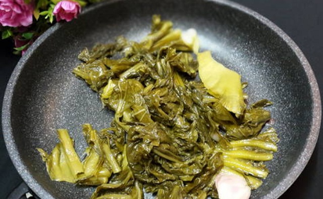 Xào dưa chua